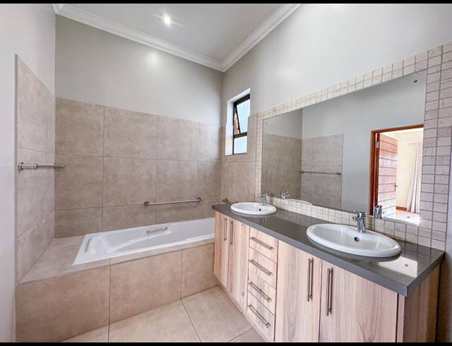 2 BEDROOM TOWNHOUSE FOR SALE IN RETIRE AT MIDSTREAM